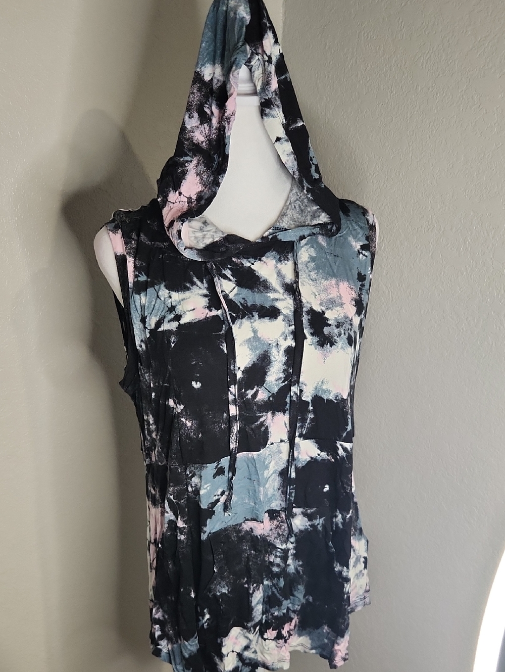 LuLaRoe Brittany Sleeveless Tie-Dye Hooded Tank - Black, Pink & Blue-Gray